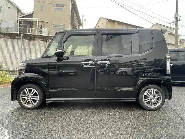 ホンダ Ｎ ＢＯＸ SSパッケージ 福岡県 2014(平26)年 9.5万km スマートブラック (株)IDOMが運営する【じしゃロン八幡西店】の自社ローン専用車両になります。こちらは現金またはオートローンご利用時の価格です。自社ローンご希望の方は別途その旨お申付けください。/社外SDナビ【VXM-145VSi】/(Bluetooth/CD/DVD】フルセグTV)/両側電動スライドドア/ドライブレコーダー/バックカメラ/ETC/ステアリングリモコン/電動格納ミラー/14インチアルミホイール