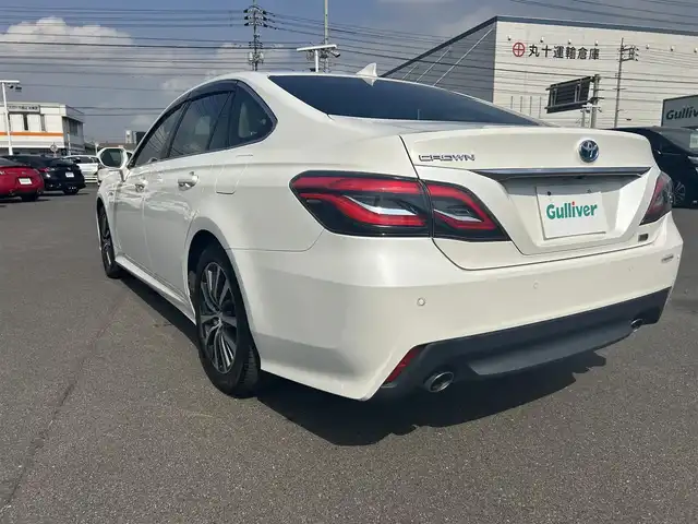 トヨタ クラウン ハイブリッド S Cパッケージ 岡山県 2018(平30)年 8.2万km ホワイトパールクリスタルシャイン 登録時走行距離81502km/純正ナビ/フルセグTV(AM.FM.CD.DVD.TV.BT)/バックカメラ/ETC2.0/ブラインドスポットモニター/ヘッドアップディスプレイ/ドライブレコーダー/シートヒーター（D+N席）/ステアリングヒーター/クリアランスソナー/衝突軽減ブレーキ/横滑り防止装置/レーダークルーズコントロール/レーンキープアシスト/オートライト/オートマチックハイビーム/アイドリングストップ/17インチ純正AW/純正フロアマット/D+N席パワーシート