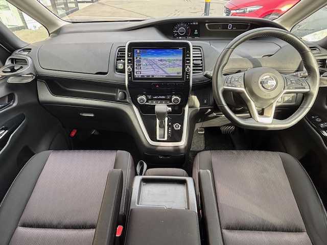 日産 セレナ ハイウェイスター G 宮城県 2017(平29)年 6.1万km ブリリアントホワイトパール 登録時走行距離60703km/純正ナビ/フルセグＴＶ/ＡＭ／ＦＭ／ＨＤＭＩ／ＡＵＸ／Ｂｌｕｅｔｏｏｔｈ/後席モニター/クルーズコントロール/横滑り防止装置/衝突軽減ブレーキ/電動格納ミラー/オートライト/純正アルミホイール/純正フロアマット/プッシュスタート/スマートキー