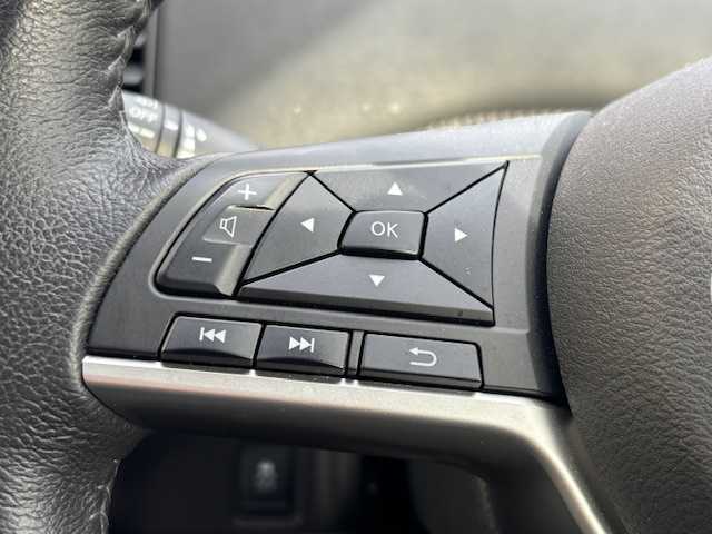 日産 セレナ ハイウェイスター G 宮城県 2017(平29)年 6.1万km ブリリアントホワイトパール 登録時走行距離60703km/純正ナビ/フルセグＴＶ/ＡＭ／ＦＭ／ＨＤＭＩ／ＡＵＸ／Ｂｌｕｅｔｏｏｔｈ/後席モニター/クルーズコントロール/横滑り防止装置/衝突軽減ブレーキ/電動格納ミラー/オートライト/純正アルミホイール/純正フロアマット/プッシュスタート/スマートキー