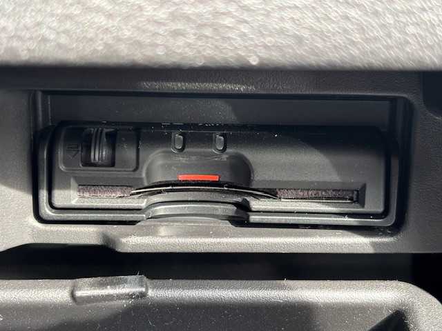 日産 セレナ ハイウェイスター G 宮城県 2017(平29)年 6.1万km ブリリアントホワイトパール 登録時走行距離60703km/純正ナビ/フルセグＴＶ/ＡＭ／ＦＭ／ＨＤＭＩ／ＡＵＸ／Ｂｌｕｅｔｏｏｔｈ/後席モニター/クルーズコントロール/横滑り防止装置/衝突軽減ブレーキ/電動格納ミラー/オートライト/純正アルミホイール/純正フロアマット/プッシュスタート/スマートキー