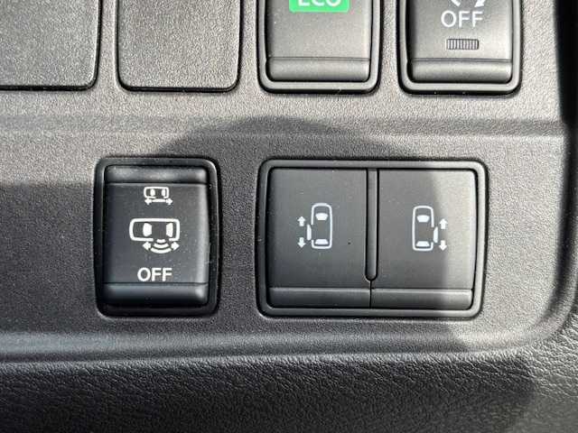 日産 セレナ ハイウェイスター G 宮城県 2017(平29)年 6.1万km ブリリアントホワイトパール 登録時走行距離60703km/純正ナビ/フルセグＴＶ/ＡＭ／ＦＭ／ＨＤＭＩ／ＡＵＸ／Ｂｌｕｅｔｏｏｔｈ/後席モニター/クルーズコントロール/横滑り防止装置/衝突軽減ブレーキ/電動格納ミラー/オートライト/純正アルミホイール/純正フロアマット/プッシュスタート/スマートキー