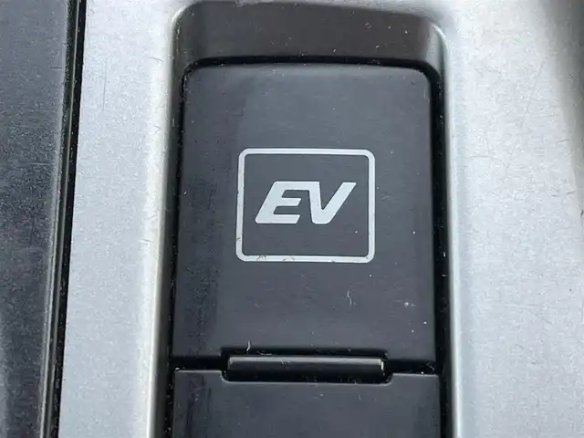 トヨタ プリウス α G 岡山県 2012(平24)年 10.2万km ブラック 登録時走行距離101905km/純正ナビ/地デジTV(Bluetooth/USB/AM/FM/HDD/SD)/バックカメラ/ETC/クルーズコントロール/アイドリングストップ/AAC/オートライト/ヘッドライトウォッシャー/パワーウィンドウ/プッシュスタート/スマートキー