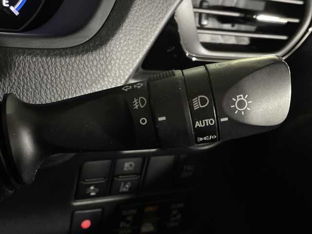 トヨタ ヴォクシー ハイブリッド ZS 煌Ⅱ 福岡県 2020(令2)年 4.7万km ブラッキッシュアゲハガラスフレーク 純正メモリーナビゲーション（NSZN-Z68T）/純正フリップダウンモニター/フルセグテレビ/バックカメラ/シートヒーター/LEDヘッドライト/3列シート/両側パワースライドドア/ドライブレコーダー前後/ETC/レーダークルーズコントロール/純正16インチアルミホイール/スマートキー/プッシュスタートエンジン