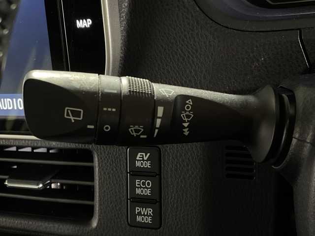 トヨタ ヴォクシー ハイブリッド ZS 煌Ⅱ 福岡県 2020(令2)年 4.7万km ブラッキッシュアゲハガラスフレーク 純正メモリーナビゲーション（NSZN-Z68T）/純正フリップダウンモニター/フルセグテレビ/バックカメラ/シートヒーター/LEDヘッドライト/3列シート/両側パワースライドドア/ドライブレコーダー前後/ETC/レーダークルーズコントロール/純正16インチアルミホイール/スマートキー/プッシュスタートエンジン