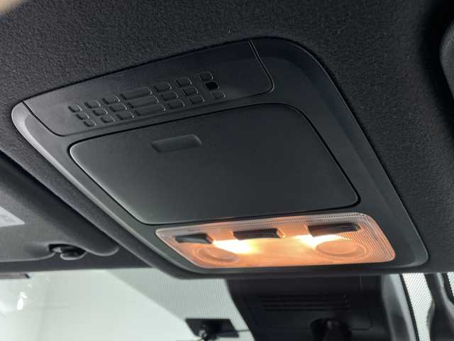 トヨタ ヴォクシー ハイブリッド ZS 煌Ⅱ 福岡県 2020(令2)年 4.7万km ブラッキッシュアゲハガラスフレーク 純正メモリーナビゲーション（NSZN-Z68T）/純正フリップダウンモニター/フルセグテレビ/バックカメラ/シートヒーター/LEDヘッドライト/3列シート/両側パワースライドドア/ドライブレコーダー前後/ETC/レーダークルーズコントロール/純正16インチアルミホイール/スマートキー/プッシュスタートエンジン