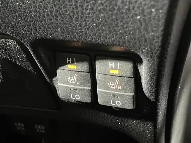 トヨタ ヴォクシー ハイブリッド ZS 煌Ⅱ 福岡県 2020(令2)年 4.7万km ブラッキッシュアゲハガラスフレーク 純正メモリーナビゲーション（NSZN-Z68T）/純正フリップダウンモニター/フルセグテレビ/バックカメラ/シートヒーター/LEDヘッドライト/3列シート/両側パワースライドドア/ドライブレコーダー前後/ETC/レーダークルーズコントロール/純正16インチアルミホイール/スマートキー/プッシュスタートエンジン