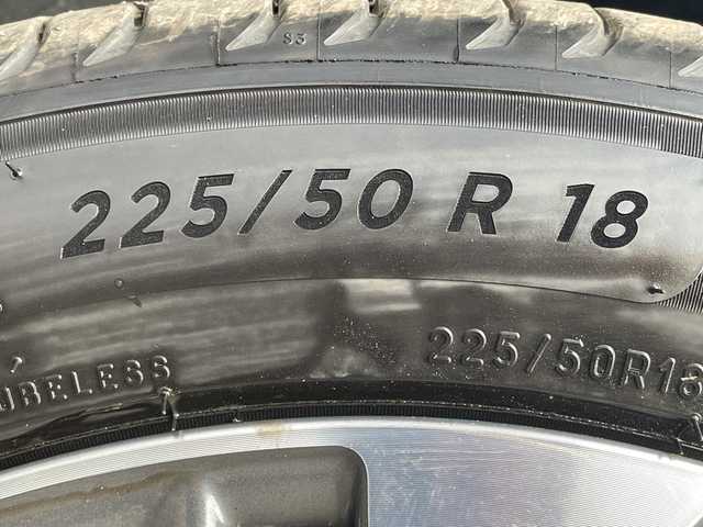 トヨタ カローラ クロス ハイブリッド Z 青森県 2025(令7)年 0.2万km プラチナホワイトパールマイカ 4WD/OP寒冷地仕様/OP純正10.5インチDオーディオプラスナビ・フルセグTV/Bluetooth・USB・Miracast/OPパノラミックビューモニター/OPパノラマルーフ/OPトヨタチームメイト/アドバンストパーク/パーキングサポートブレーキ/安心降車アシスト/ブラインドスポットモニター/セーフティセンス/プリクラッシュセーフティ/レーダークルーズコントロール/レーントレーシングアシスト/オートマチックハイビーム/ハーフレザーシート/運転席パワーシート/前席シートヒーター/ステアリングヒーター/パワーバックドア/純正前後ドライブレコーダー/純正ビルトインETC2.0/OP AC100V1500W/ワイパーデアイサー/LEDヘッドライト/LEDフォグランプ/LEDリアフォグランプ/純正18インチアルミ/ルーフレール