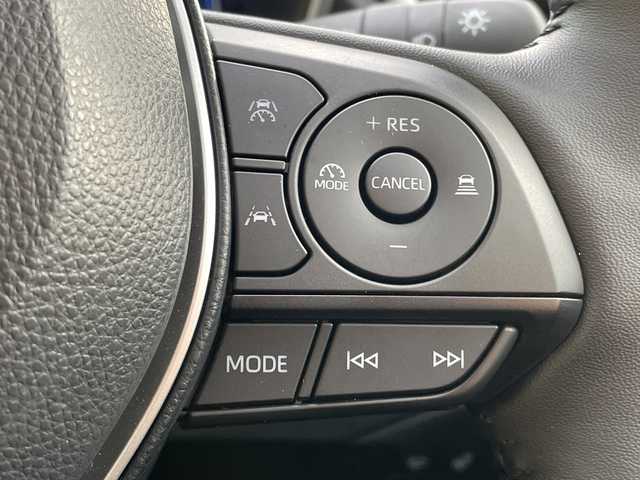 トヨタ カローラ クロス ハイブリッド Z 青森県 2025(令7)年 0.2万km プラチナホワイトパールマイカ 4WD/OP寒冷地仕様/OP純正10.5インチDオーディオプラスナビ・フルセグTV/Bluetooth・USB・Miracast/OPパノラミックビューモニター/OPパノラマルーフ/OPトヨタチームメイト/アドバンストパーク/パーキングサポートブレーキ/安心降車アシスト/ブラインドスポットモニター/セーフティセンス/プリクラッシュセーフティ/レーダークルーズコントロール/レーントレーシングアシスト/オートマチックハイビーム/ハーフレザーシート/運転席パワーシート/前席シートヒーター/ステアリングヒーター/パワーバックドア/純正前後ドライブレコーダー/純正ビルトインETC2.0/OP AC100V1500W/ワイパーデアイサー/LEDヘッドライト/LEDフォグランプ/LEDリアフォグランプ/純正18インチアルミ/ルーフレール