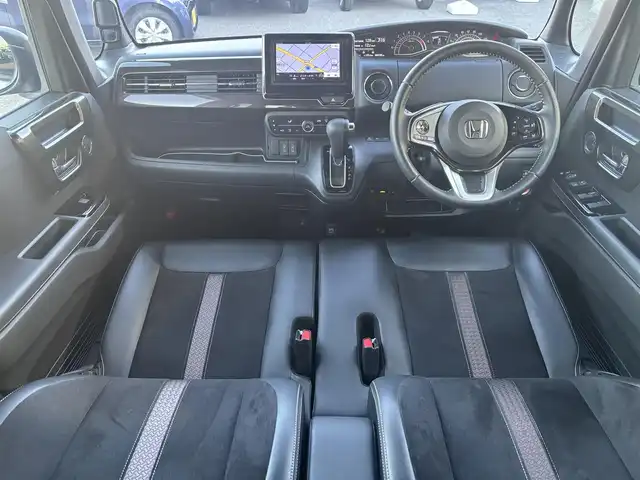 ホンダ Ｎ ＢＯＸ カスタム G L ターボ ホンダセンシング 愛知県 2018(平30)年 6.6万km ルナシルバーM /禁煙車//メモリーナビ(ECLIPSE AVN-R8)//フルセグTV/USB/BT/SD/MUSIC JUKE/CD/DVD//ビルトインETC//バックカメラ//Honda SENSING//衝突軽減ブレーキ/誤発進抑制機能/後方誤発進抑制機能/歩行者事故低減ステアリング/路外逸脱抑制機能/オートハイビーム/先行車発進お知らせ機能/標識認識機能//ACC/LKAS//オートリトラウィンカーミラー//両側パワースライドドア//プッシュスタート//オートLEDヘッドライト//LEDフォグランプ//プラズマクラスター技術搭載フルオート・エアコンディショナー//アレルクリーンプラスシート//ブラック塗装＋切削加工15インチアルミホイール//ハーフレザーシート//シートリフター//革巻きステアリング//ステアリングスイッチ//ステアリングチルト機構//パドルシフト//ECON//スマートキー//スペアスマートキー//ロールサンシェード//LEDルームランプ//前方ドライブレコーダー(Kenwood DRV-320)//純正フロアマット//ドアバイザー//取扱説明書//保証書