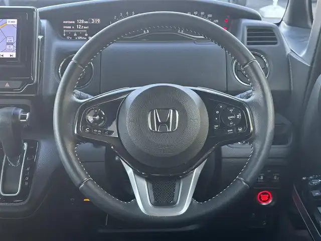 ホンダ Ｎ ＢＯＸ カスタム G L ターボ ホンダセンシング 愛知県 2018(平30)年 6.6万km ルナシルバーM /禁煙車//メモリーナビ(ECLIPSE AVN-R8)//フルセグTV/USB/BT/SD/MUSIC JUKE/CD/DVD//ビルトインETC//バックカメラ//Honda SENSING//衝突軽減ブレーキ/誤発進抑制機能/後方誤発進抑制機能/歩行者事故低減ステアリング/路外逸脱抑制機能/オートハイビーム/先行車発進お知らせ機能/標識認識機能//ACC/LKAS//オートリトラウィンカーミラー//両側パワースライドドア//プッシュスタート//オートLEDヘッドライト//LEDフォグランプ//プラズマクラスター技術搭載フルオート・エアコンディショナー//アレルクリーンプラスシート//ブラック塗装＋切削加工15インチアルミホイール//ハーフレザーシート//シートリフター//革巻きステアリング//ステアリングスイッチ//ステアリングチルト機構//パドルシフト//ECON//スマートキー//スペアスマートキー//ロールサンシェード//LEDルームランプ//前方ドライブレコーダー(Kenwood DRV-320)//純正フロアマット//ドアバイザー//取扱説明書//保証書