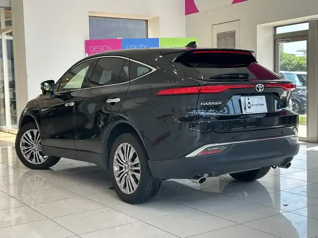 トヨタ ハリアー Z 埼玉県 2021(令3)年 3.7万km プレシャスブラックパール トヨタセーフティセンス/純正ディスプレイオーディオ（コネクティッドナビ対応）/　　Bluetooth/フルセグTV/Apple CarPlay/Android Auto/Miracast/USB/AUX/JBLプレミアムサウンド/バックカメラ/パワーバックドア/ハーフレザーシート/LEDオートライト/純正19インチアルミホイール/ドラレコ内臓デジタルインナーミラー/電動パーキングブレーキ(HOLDスイッチ付)/プッシュスタート/ビルトインETC2.0/禁煙車