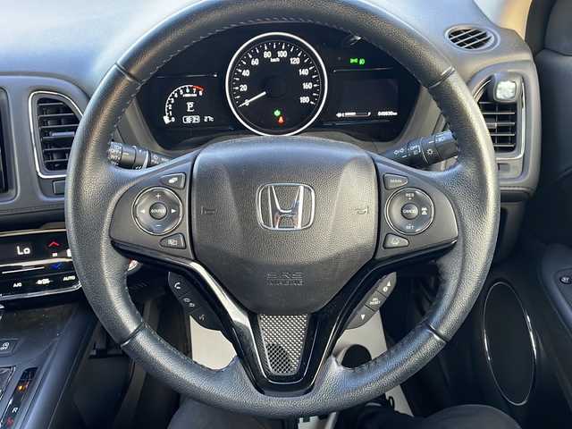 ホンダ ヴェゼル 山梨県 2018(平30)年 4.1万km プラチナホワイトパール 純正ナビ/衝突軽減装置/ハーフレザーシート/シートヒーター/バックカメラ/フルセグ/ＤＶＤ再生/レーダークルーズコントロール/オートライト/オートエアコン