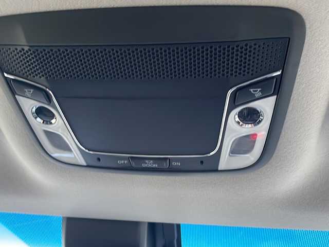 ホンダ ヴェゼル 山梨県 2018(平30)年 4.1万km プラチナホワイトパール 純正ナビ/衝突軽減装置/ハーフレザーシート/シートヒーター/バックカメラ/フルセグ/ＤＶＤ再生/レーダークルーズコントロール/オートライト/オートエアコン