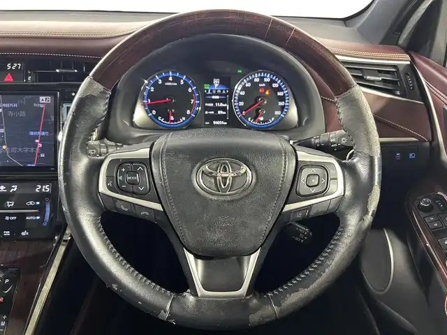 トヨタ ハリアー プレミアム 佐賀県 2015(平27)年 9.4万km ブラック 純正9型ナビ/（ＡＭ/ＦＭ/CD/DVD/Bluetooth/フルセグTV）/サンルーフ/モデリスタエアロ/バックカメラ/クルーズコントロール/パワーシート/シートメモリ/パワーバックドア/レーンアシスト/シートヒーター/LEDヘッドライト/フォグランプ/オートエアコン/盗難防止装置/横滑り防止装置/オートライト/オートマチックハイビーム/スマートキー/プッシュスタート/純正フロアマット/純正18インチアルミホイール/ステアリングスイッチ/電動格納ミラー