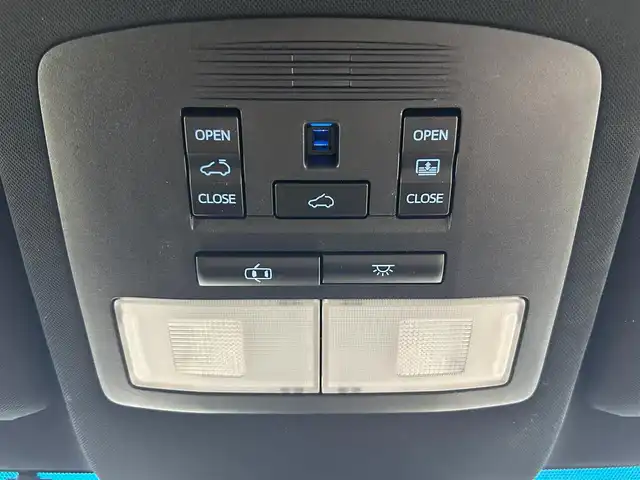 トヨタ ハリアー プレミアム 佐賀県 2015(平27)年 9.4万km ブラック 純正9型ナビ/（ＡＭ/ＦＭ/CD/DVD/Bluetooth/フルセグTV）/サンルーフ/モデリスタエアロ/バックカメラ/クルーズコントロール/パワーシート/シートメモリ/パワーバックドア/レーンアシスト/シートヒーター/LEDヘッドライト/フォグランプ/オートエアコン/盗難防止装置/横滑り防止装置/オートライト/オートマチックハイビーム/スマートキー/プッシュスタート/純正フロアマット/純正18インチアルミホイール/ステアリングスイッチ/電動格納ミラー