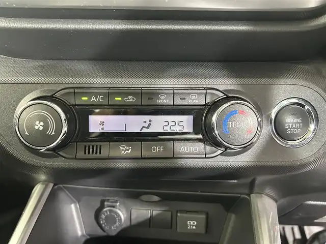 ダイハツ ロッキー X 佐賀県 2020(令2)年 3.9万km シャイニングホワイトパール カロッツェリア製7インチナビ/AM/FM/CD/DVD/BT/USB/SD/フルセグTV/衝突被害軽減ブレーキ/前後コーナーセンサー/バックカメラ/ビルトインETC/前後ドライブレコーダー/純正16インチアルミホイール/フロアマット/LEDヘッドライト/スマートキー/スペアキ―