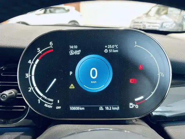 ＭＩＮＩ ＢＭＷ ミニ クーパー D クラシックトリム 大阪府 2023(令5)年 1.1万km チリ・レッド ペッパーP/インテリジェントセーフティ/純正ディスプレイオーディオ/applecarplay/バックカメラ/ハーフレザー（レザーシートカバー)/純正16インチAW/LEDヘッドライト/クルコン/クリアランスソナー/コンフォートアクセス