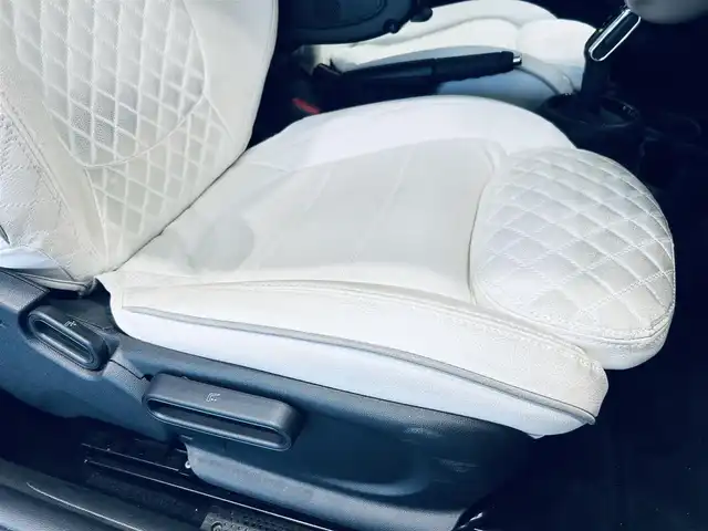 ＭＩＮＩ ＢＭＷ ミニ クーパー D クラシックトリム 大阪府 2023(令5)年 1.1万km チリ・レッド ペッパーP/インテリジェントセーフティ/純正ディスプレイオーディオ/applecarplay/バックカメラ/ハーフレザー（レザーシートカバー)/純正16インチAW/LEDヘッドライト/クルコン/クリアランスソナー/コンフォートアクセス