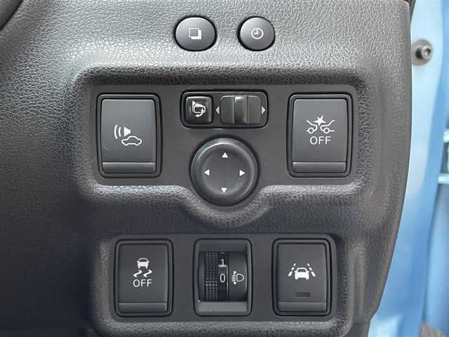 日産 ノート e－パワー X 千葉県 2017(平29)年 7.6万km ソニックブルー エマージェンシーブレーキ/社外SDナビゲーション/（CD/DVD/SD/BT/ワンセグTV）/アランドビューモニター/デジタルインナーミラー/ETC/クリアランスソナー/ハロゲンライト/電格ミラー/ドアバイザー/純正フロアマット
