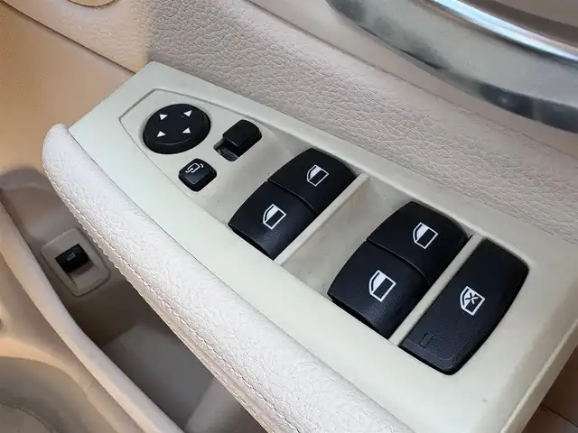 ＢＭＷ ２１８ｄ アクティブツアラー ラグジュアリー 石川県 2016(平28)年 6万km 赤 純正HDDナビ/バックカメラ/Bluetooth/USB/AUX/インテリジェントセーフティ/アンビエントライト/電動格納ミラー/オートライト/LEDヘッドライト/フォグランプ/ベージュ革/パワーシート/メモリーシート/シートヒーター/クリアランスソナー/コンフォートアクセス/電動リアゲート/フットトランクオープナー/トノカバー/ミラー一体型ETC/ドライブレコーダー