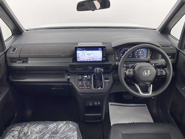 ホンダ ステップワゴン スパーダ プレミアムライン 秋田県 2025(令7)年 0.1千km プラチナホワイトパール ４ＷＤ/ホンダセンシング/9インチホンダコネクトナビ/　(フルセグTV/Bluetooth/USB/ACP/AA)/マルチビューカメラ/寒冷地仕様/レーダークルーズコントロール/パドルシフト/両側パワースライドドア/パワーバックドア/ブラインドスポットモニター/コンビシート/オットマン/純正フロアマット/前席・2列目シートヒーター/オートライト/スマートキー/スペアキー/ＬＥＤヘッドライト
