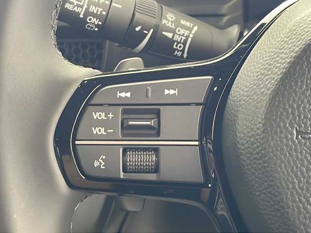 ホンダ ステップワゴン スパーダ プレミアムライン 秋田県 2025(令7)年 0.1千km プラチナホワイトパール ４ＷＤ/ホンダセンシング/9インチホンダコネクトナビ/　(フルセグTV/Bluetooth/USB/ACP/AA)/マルチビューカメラ/寒冷地仕様/レーダークルーズコントロール/パドルシフト/両側パワースライドドア/パワーバックドア/ブラインドスポットモニター/コンビシート/オットマン/純正フロアマット/前席・2列目シートヒーター/オートライト/スマートキー/スペアキー/ＬＥＤヘッドライト