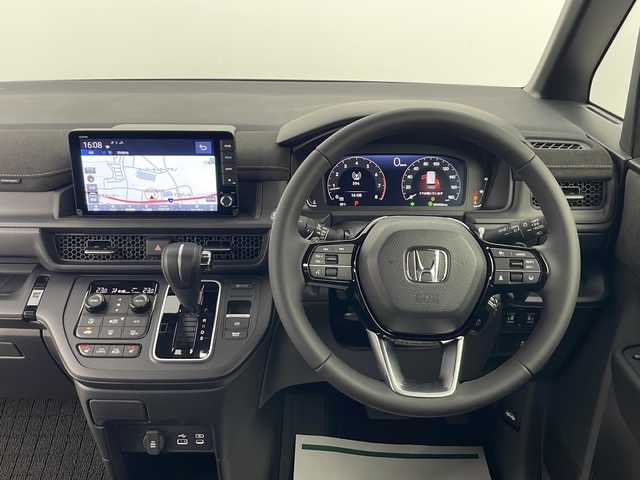 ホンダ ステップワゴン スパーダ プレミアムライン 秋田県 2025(令7)年 0.1千km プラチナホワイトパール ４ＷＤ/ホンダセンシング/9インチホンダコネクトナビ/　(フルセグTV/Bluetooth/USB/ACP/AA)/マルチビューカメラ/寒冷地仕様/レーダークルーズコントロール/パドルシフト/両側パワースライドドア/パワーバックドア/ブラインドスポットモニター/コンビシート/オットマン/純正フロアマット/前席・2列目シートヒーター/オートライト/スマートキー/スペアキー/ＬＥＤヘッドライト