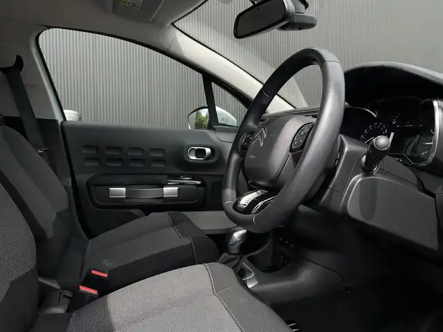 シトロエン Ｃ３ シャイン 長野県 2019(平31)年 2.9万km 緑 レーンキープアシスト /ブラインドスポットモニター /AppleCarPlay /MirrorLink /クルーズコントロール /ディスプレイオーディオ /bluetooth /バックカメラ /インテリジェントハイビーム /ドラレコ /ETC /Sモード/スノーモード