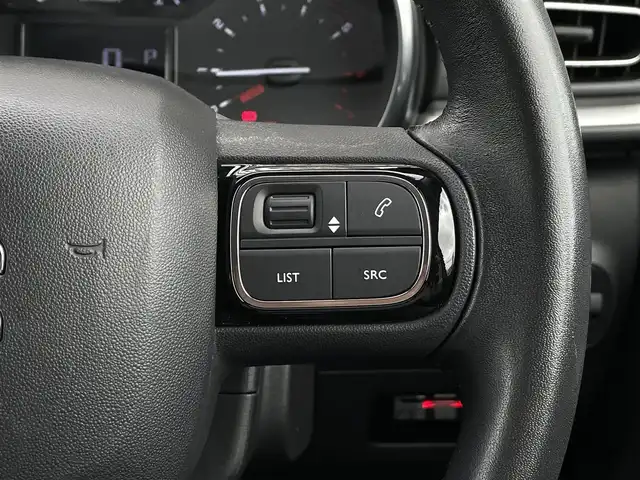 シトロエン Ｃ３ シャイン 長野県 2019(平31)年 2.9万km 緑 レーンキープアシスト /ブラインドスポットモニター /AppleCarPlay /MirrorLink /クルーズコントロール /ディスプレイオーディオ /bluetooth /バックカメラ /インテリジェントハイビーム /ドラレコ /ETC /Sモード/スノーモード
