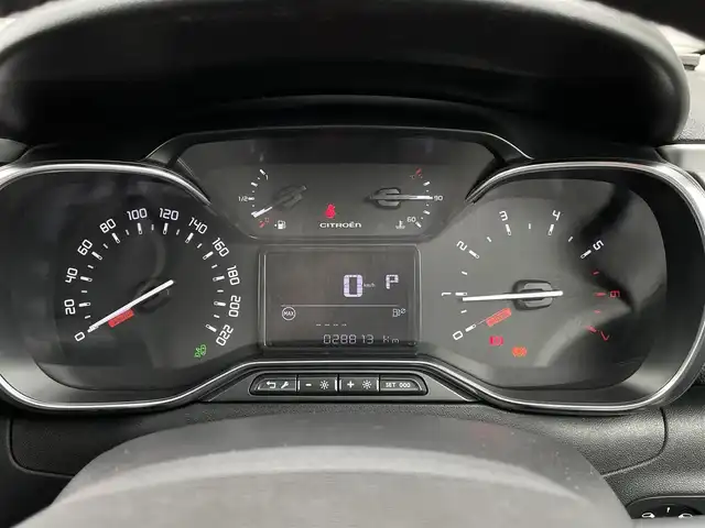 シトロエン Ｃ３ シャイン 長野県 2019(平31)年 2.9万km 緑 レーンキープアシスト /ブラインドスポットモニター /AppleCarPlay /MirrorLink /クルーズコントロール /ディスプレイオーディオ /bluetooth /バックカメラ /インテリジェントハイビーム /ドラレコ /ETC /Sモード/スノーモード