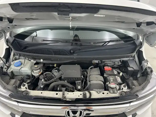 ホンダ Ｎ ＢＯＸ カスタム L ターボ 愛知県 2021(令3)年 4.2万km プラチナホワイトパール 禁煙車/純正8インチナビ/（CD/DVD/Bluetooth/フルセグTV/SD)/バックカメラ/ホンダセンシング/・衝突軽減ブレーキ/・レーダークルーズコントロール/・レーンキープアシスト/・オートマチックハイビーム/・パーキングセンサー/ETC/シートヒーター/ベンチシート/チップアップシート/両側パワースライドドア/アイドリングストップ/純正15インチアルミホイール/LEDヘッドライト/フロントフォグランプ/オートライト/スマートキー/プッシュスタート/純正フロアマット/横滑り防止装置