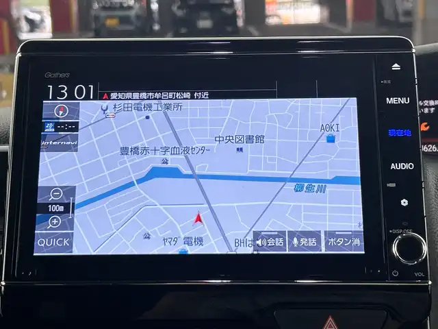 ホンダ Ｎ ＢＯＸ カスタム L ターボ 愛知県 2021(令3)年 4.2万km プラチナホワイトパール 禁煙車/純正8インチナビ/（CD/DVD/Bluetooth/フルセグTV/SD)/バックカメラ/ホンダセンシング/・衝突軽減ブレーキ/・レーダークルーズコントロール/・レーンキープアシスト/・オートマチックハイビーム/・パーキングセンサー/ETC/シートヒーター/ベンチシート/チップアップシート/両側パワースライドドア/アイドリングストップ/純正15インチアルミホイール/LEDヘッドライト/フロントフォグランプ/オートライト/スマートキー/プッシュスタート/純正フロアマット/横滑り防止装置