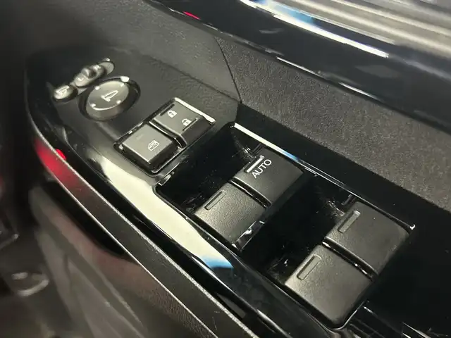ホンダ Ｎ ＢＯＸ カスタム L ターボ 愛知県 2021(令3)年 4.2万km プラチナホワイトパール 禁煙車/純正8インチナビ/（CD/DVD/Bluetooth/フルセグTV/SD)/バックカメラ/ホンダセンシング/・衝突軽減ブレーキ/・レーダークルーズコントロール/・レーンキープアシスト/・オートマチックハイビーム/・パーキングセンサー/ETC/シートヒーター/ベンチシート/チップアップシート/両側パワースライドドア/アイドリングストップ/純正15インチアルミホイール/LEDヘッドライト/フロントフォグランプ/オートライト/スマートキー/プッシュスタート/純正フロアマット/横滑り防止装置