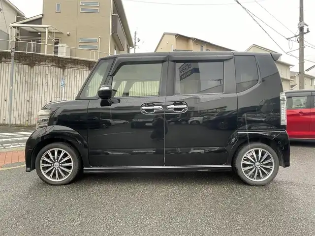 ホンダ Ｎ ＢＯＸ カスタム G ターボパッケージ 福岡県 2012(平24)年 10.4万km クリスタルブラックパール (株)IDOMが運営する【じしゃロン八幡西店】の自社ローン専用車両になります。こちらは現金またはオートローンご利用時の価格です。自社ローンご希望の方は別途その旨お申付け下さい/メモリーナビ(BT/CD/DVD)/バックカメラ/両側パワースライドドア/ETC/ステアリングスイッチ/純正15インチアルミホイール/ウィンカーミラー/プッシュスタート