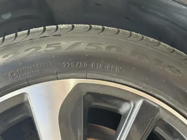スバル レガシィ Ｂ４ リミテッド 青森県 2014(平26)年 10.8万km クリスタルブラックシリカ 4WD/純正8インチナビ・フルセグTV/CD・DVD・Bluetooth・SD/バックカメラ/サンルーフ/黒レザーシート/前席パワーシート/前後席シートヒーター/アイサイトver3/衝突軽減ブレーキ/追従クルーズコントロール/アクティブレーンキープ/パドルシフト/ビルトインETC/前後ドライブレコーダー/LEDヘッドライト/LEDアクセサリーライナー/フォグランプ/純正18インチアルミ