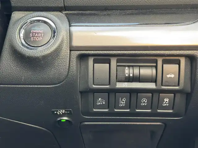 スバル レガシィ Ｂ４ リミテッド 青森県 2014(平26)年 10.8万km クリスタルブラックシリカ 4WD/純正8インチナビ・フルセグTV/CD・DVD・Bluetooth・SD/バックカメラ/サンルーフ/黒レザーシート/前席パワーシート/前後席シートヒーター/アイサイトver3/衝突軽減ブレーキ/追従クルーズコントロール/アクティブレーンキープ/パドルシフト/ビルトインETC/前後ドライブレコーダー/LEDヘッドライト/LEDアクセサリーライナー/フォグランプ/純正18インチアルミ