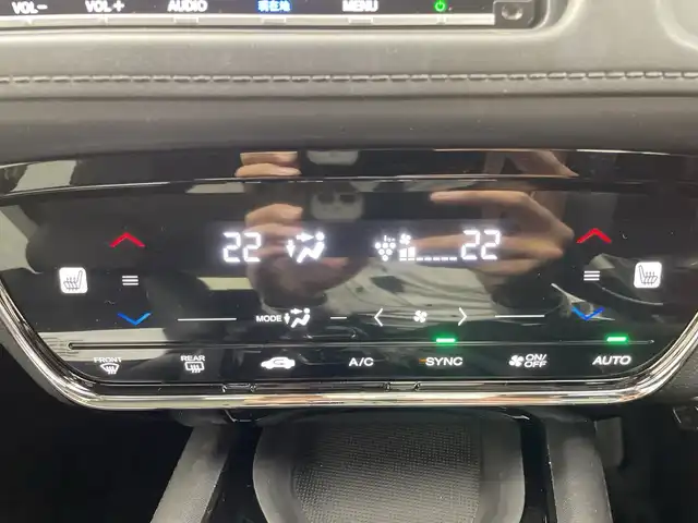 ホンダ ヴェゼル ハイブリッド X ホンダセンシング 群馬県 2019(令1)年 6万km ルーセブラックM 純正８型ナビ　バックカメラ　アダプティブクルーズコントロール　レーンキープアシスト　衝突被害軽減ブレーキ　シートヒーター　ＬＥＤヘッドライト　ドライブレコーダー　ＥＴＣ　コーナーセンサー　禁煙車