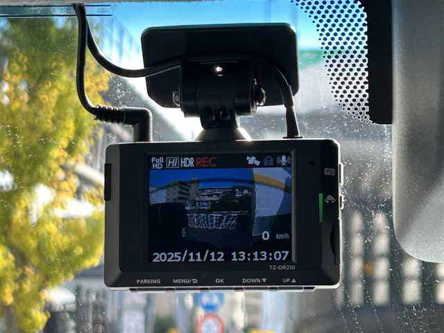 トヨタ ランドクルーザー AX 東京都 2024(令6)年 1.1万km スーパーホワイトⅡ ワンオーナー/モデリスタインテリアパネルセット/純正ＳＤナビ/CD/DVD/FM・AM/Bluetooth//フルセグTV/バックカメラ/ETC2.0/ドライブレコーダー前後/プリクラッシュセーフティ/レーンディパーチャーアラート/オートハイビーム/ロードサインアシスト/クルーズコントロール/LEDヘッドライト/LEDフォグランプ/ハーフレザーシート/純正１６インチアルミホイール/電動デフロック/ヒルスタートアシストコントロール/ダウンヒルアシストコントロール/革巻きステアリングホイール/バックモニター内蔵自動防眩ルームミラー/純正フロアマット/リモコンキー/新車時保証書/取扱説明書/スペアキー