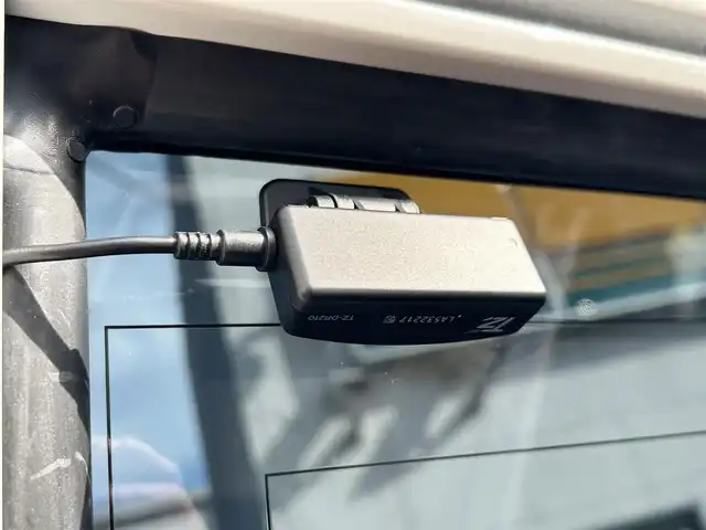 トヨタ ランドクルーザー AX 東京都 2024(令6)年 1.1万km スーパーホワイトⅡ ワンオーナー/モデリスタインテリアパネルセット/純正ＳＤナビ/CD/DVD/FM・AM/Bluetooth//フルセグTV/バックカメラ/ETC2.0/ドライブレコーダー前後/プリクラッシュセーフティ/レーンディパーチャーアラート/オートハイビーム/ロードサインアシスト/クルーズコントロール/LEDヘッドライト/LEDフォグランプ/ハーフレザーシート/純正１６インチアルミホイール/電動デフロック/ヒルスタートアシストコントロール/ダウンヒルアシストコントロール/革巻きステアリングホイール/バックモニター内蔵自動防眩ルームミラー/純正フロアマット/リモコンキー/新車時保証書/取扱説明書/スペアキー