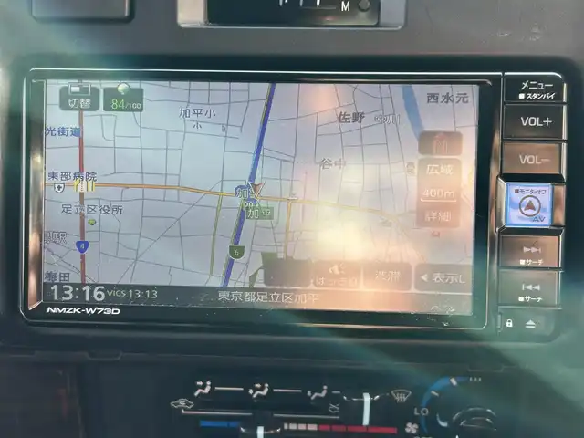 トヨタ ランドクルーザー AX 東京都 2024(令6)年 1.1万km スーパーホワイトⅡ ワンオーナー/モデリスタインテリアパネルセット/純正ＳＤナビ/CD/DVD/FM・AM/Bluetooth//フルセグTV/バックカメラ/ETC2.0/ドライブレコーダー前後/プリクラッシュセーフティ/レーンディパーチャーアラート/オートハイビーム/ロードサインアシスト/クルーズコントロール/LEDヘッドライト/LEDフォグランプ/ハーフレザーシート/純正１６インチアルミホイール/電動デフロック/ヒルスタートアシストコントロール/ダウンヒルアシストコントロール/革巻きステアリングホイール/バックモニター内蔵自動防眩ルームミラー/純正フロアマット/リモコンキー/新車時保証書/取扱説明書/スペアキー