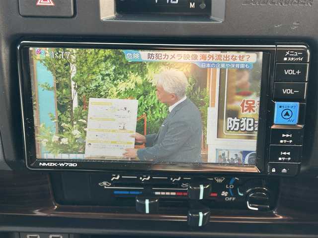 トヨタ ランドクルーザー AX 東京都 2024(令6)年 1.1万km スーパーホワイトⅡ ワンオーナー/モデリスタインテリアパネルセット/純正ＳＤナビ/CD/DVD/FM・AM/Bluetooth//フルセグTV/バックカメラ/ETC2.0/ドライブレコーダー前後/プリクラッシュセーフティ/レーンディパーチャーアラート/オートハイビーム/ロードサインアシスト/クルーズコントロール/LEDヘッドライト/LEDフォグランプ/ハーフレザーシート/純正１６インチアルミホイール/電動デフロック/ヒルスタートアシストコントロール/ダウンヒルアシストコントロール/革巻きステアリングホイール/バックモニター内蔵自動防眩ルームミラー/純正フロアマット/リモコンキー/新車時保証書/取扱説明書/スペアキー