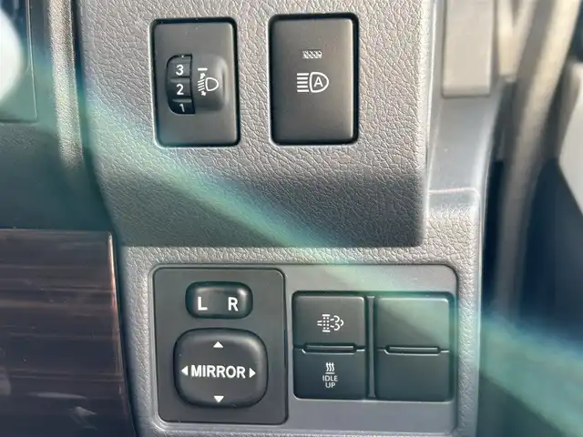 トヨタ ランドクルーザー AX 東京都 2024(令6)年 1.1万km スーパーホワイトⅡ ワンオーナー/モデリスタインテリアパネルセット/純正ＳＤナビ/CD/DVD/FM・AM/Bluetooth//フルセグTV/バックカメラ/ETC2.0/ドライブレコーダー前後/プリクラッシュセーフティ/レーンディパーチャーアラート/オートハイビーム/ロードサインアシスト/クルーズコントロール/LEDヘッドライト/LEDフォグランプ/ハーフレザーシート/純正１６インチアルミホイール/電動デフロック/ヒルスタートアシストコントロール/ダウンヒルアシストコントロール/革巻きステアリングホイール/バックモニター内蔵自動防眩ルームミラー/純正フロアマット/リモコンキー/新車時保証書/取扱説明書/スペアキー