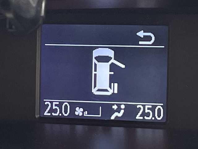 トヨタ ヴォクシー ZS 煌Ⅱ 鹿児島県 2017(平29)年 6.1万km ブラック アルパイン製10インチナビ/（フルセグ/Bluetooth/CD/DVD/FM/AM）　/フリップダウンモニター　/バックカメラ　/アルパイン製スピーカー　/純正フロアマット　/ドアバイザー　/両側パワースライドドア　/LEDヘッドライト　/オートマチックハイビーム　/ETC/クラッツィオ製シートカバー/ドアバイザー/アイドリングストップ/プッシュスタートボタン/スペアキー1本/保証書/取扱説明書