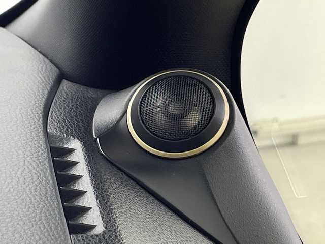 トヨタ ヴォクシー ZS 煌Ⅱ 鹿児島県 2017(平29)年 6.1万km ブラック アルパイン製10インチナビ/（フルセグ/Bluetooth/CD/DVD/FM/AM）　/フリップダウンモニター　/バックカメラ　/アルパイン製スピーカー　/純正フロアマット　/ドアバイザー　/両側パワースライドドア　/LEDヘッドライト　/オートマチックハイビーム　/ETC/クラッツィオ製シートカバー/ドアバイザー/アイドリングストップ/プッシュスタートボタン/スペアキー1本/保証書/取扱説明書