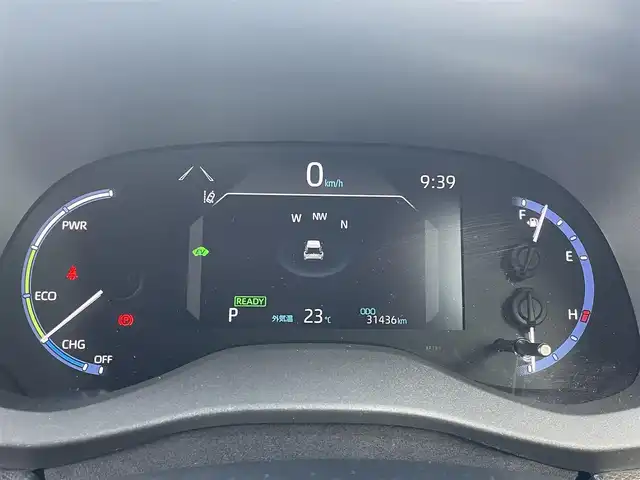 トヨタ ヤリスクロス ハイブリッド Z アドベンチャー 和歌山県 2023(令5)年 3.2万km プラチナホワイトパールマイカ ４WD/純正８インチナビ/全方位カメラ/フルセグTV/衝突軽減ブレーキ/ブラインドスポットモニター/レーダークルコン/前後コーナーセンサー/ダウンヒルアシストコントロール/オートライト/前後ドラレコ/レーダー探知機/ビルトインETC/シートヒーター/ステアリングヒーター/ステアリングリモコン/電動リアゲート/パワーシート/ルーフレール/ワイパーデアイサー/オートホールド/社外センターコンソール