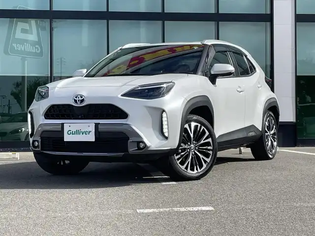 トヨタ ヤリスクロス ハイブリッド Z アドベンチャー 和歌山県 2023(令5)年 3.2万km プラチナホワイトパールマイカ ４WD/純正８インチナビ/全方位カメラ/フルセグTV/衝突軽減ブレーキ/ブラインドスポットモニター/レーダークルコン/前後コーナーセンサー/ダウンヒルアシストコントロール/オートライト/前後ドラレコ/レーダー探知機/ビルトインETC/シートヒーター/ステアリングヒーター/ステアリングリモコン/電動リアゲート/パワーシート/ルーフレール/ワイパーデアイサー/オートホールド/社外センターコンソール
