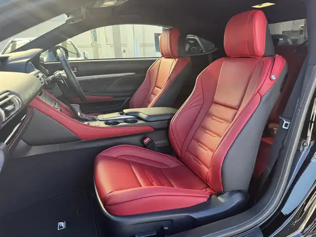 レクサス ＲＣ 350 Fスポーツ 三重県 2018(平30)年 2.2万km ブラック ワンオーナー/オレンジブレーキキャリパー/セーフティシステムプラス/・プリクラッシュセーフティシステム/・レーンディパーチャーアラート/・オートマチックハイビーム/・レーダークルーズコントロール/純正メモリーナビゲーションシステム/【地デジTV/DVD/CD/Blu-ray/Bluetooth】/プレミアムサウンドシステム(10スピーカー)/バックカメラ/専用革スポーツシート(フレアレッド)/ベンチレーション機能(前席)/パワーシート(前席)/シートヒーター(前席)/エアシート(前席)/ドライブモードセレクトスイッチ/コムテックレーダー探知機【ZERO92VS】/丸型フルLEDヘッドランプ/オートライト/ビルトインETC/純正19インチ5本ツインスポークアルミホイール/スマートエントリー/スタートシステム/新車保証書/取扱説明書