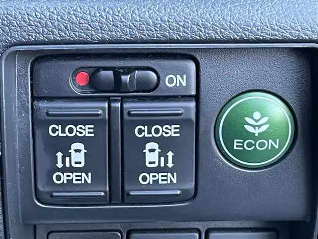 ホンダ オデッセイ アブソルート 20thアニバーサリー 宮城県 2015(平27)年 13.1万km プレミアムヴィーナスブラックP (株)IDOMが運営する【じしゃロン仙台店】の自社ローン対象車両になります。こちらは現金ご利用時の価格です。自社ローンご希望の方は別途その旨お申付け下さい。/両側パワースライドドア/ハーフレザー/SDナビ/フルセグ/Bluetooth/CD/DVD/バックカメラ/クルコン/ETC/パワーシート/クリアランスソナー/LEDヘッドライト