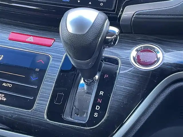 ホンダ オデッセイ アブソルート 20thアニバーサリー 宮城県 2015(平27)年 13.1万km プレミアムヴィーナスブラックP (株)IDOMが運営する【じしゃロン仙台店】の自社ローン対象車両になります。こちらは現金ご利用時の価格です。自社ローンご希望の方は別途その旨お申付け下さい。/両側パワースライドドア/ハーフレザー/SDナビ/フルセグ/Bluetooth/CD/DVD/バックカメラ/クルコン/ETC/パワーシート/クリアランスソナー/LEDヘッドライト